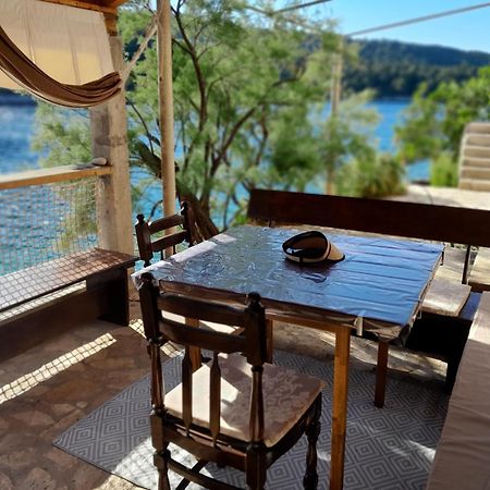 Sea Side House For Two In A Wilderness Villa Vis Exterior photo
