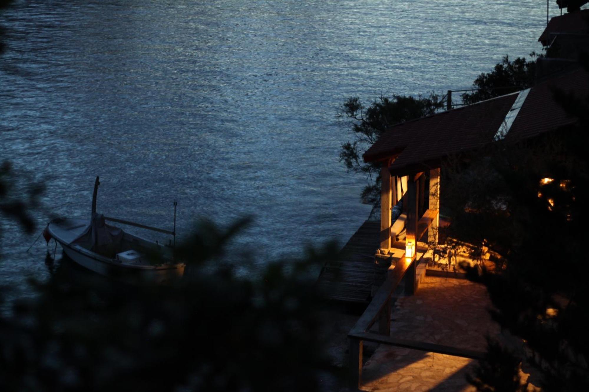 Sea Side House For Two In A Wilderness Villa Vis Exterior photo