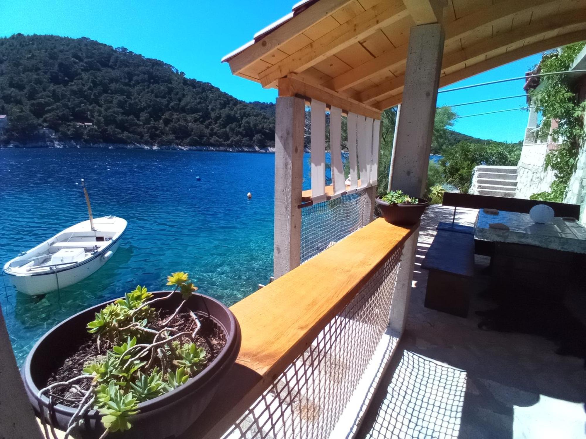 Sea Side House For Two In A Wilderness Villa Vis Exterior photo